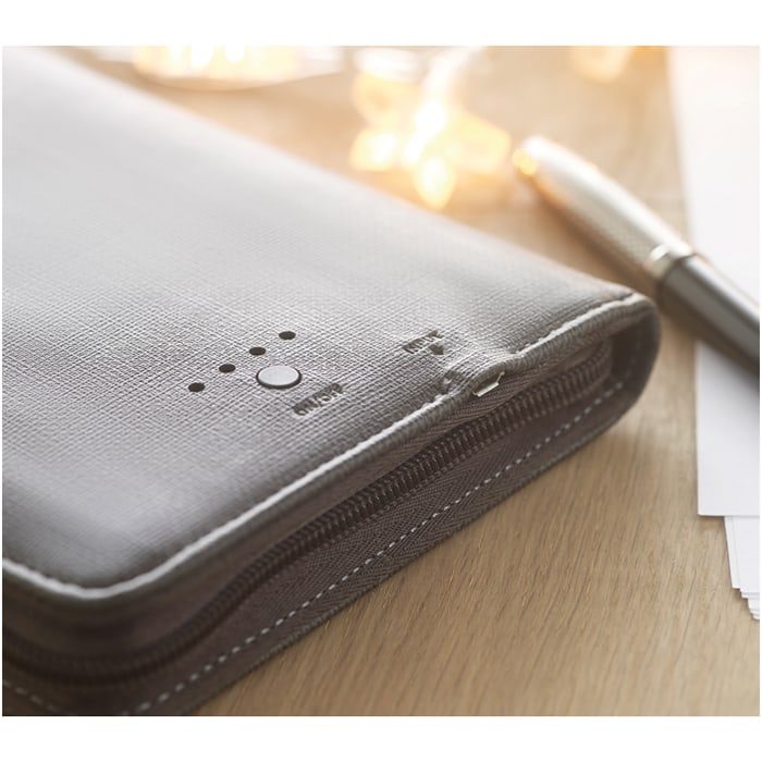 MP2522470-organizador-con-power-bank-gris-3.jpg