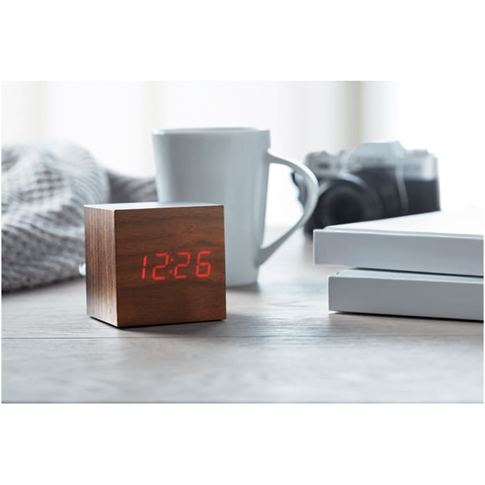 MP2527930-reloj-led-en-mdf-madera-2.jpg