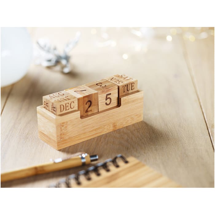 MP2535590-calendario-de-bambu-madera-2.jpg