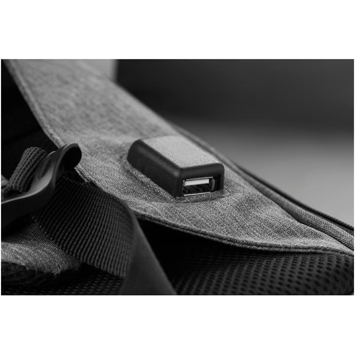 MP2542160-mochila-carga-solar-negro-11.jpg