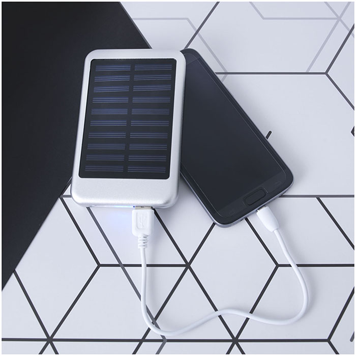 MP2670780-bateria-externa-solar-de-4000mah-plateado-5.jpg