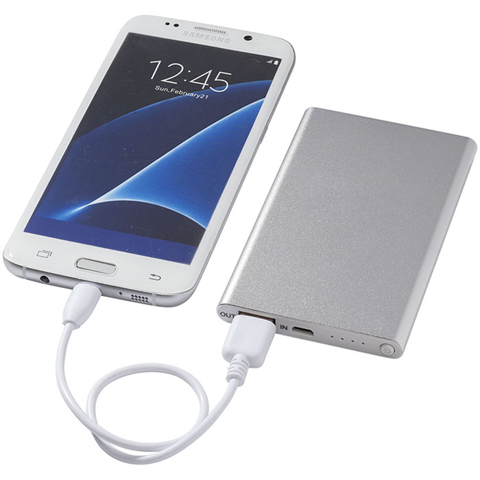 MP2676320-bateria-externa-de-4000mah-plateado-5.jpg