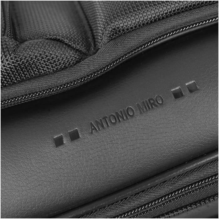 MP2897060-mochila-negro-3.jpg