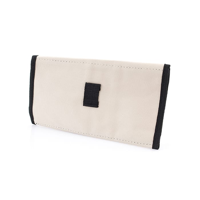 MP2904140-portadocumentos-viaje-beige--negro-3.jpg