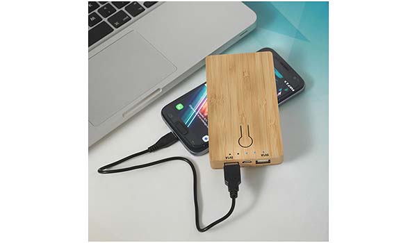 batería externa bambú personalizada